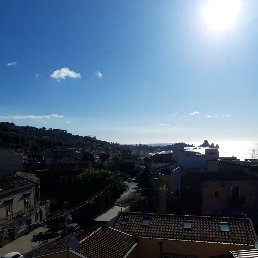 Bed & Breakfast Dietro Le Mura Aci Castello Bagian luar foto