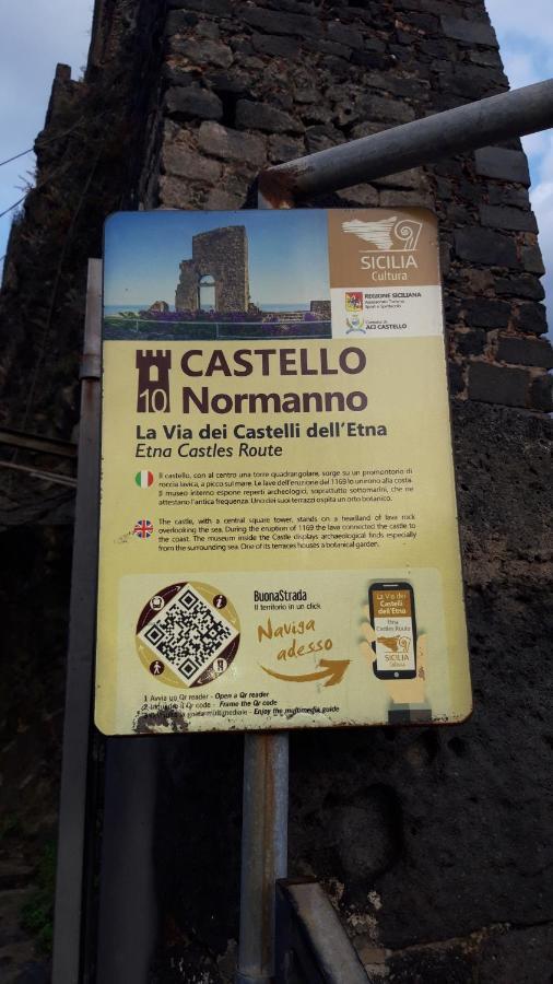 Bed & Breakfast Dietro Le Mura Aci Castello Bagian luar foto