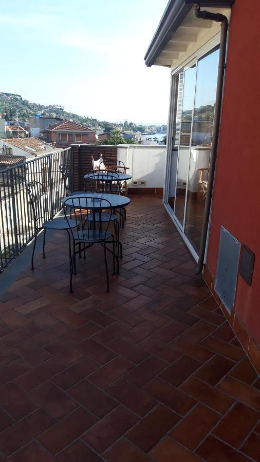Bed & Breakfast Dietro Le Mura Aci Castello Bagian luar foto