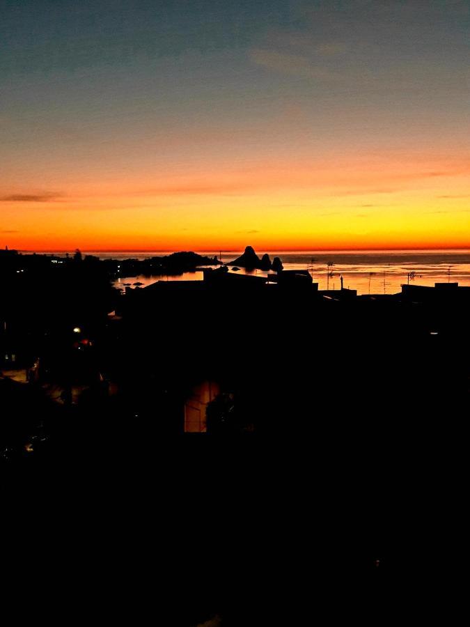 Bed & Breakfast Dietro Le Mura Aci Castello Bagian luar foto