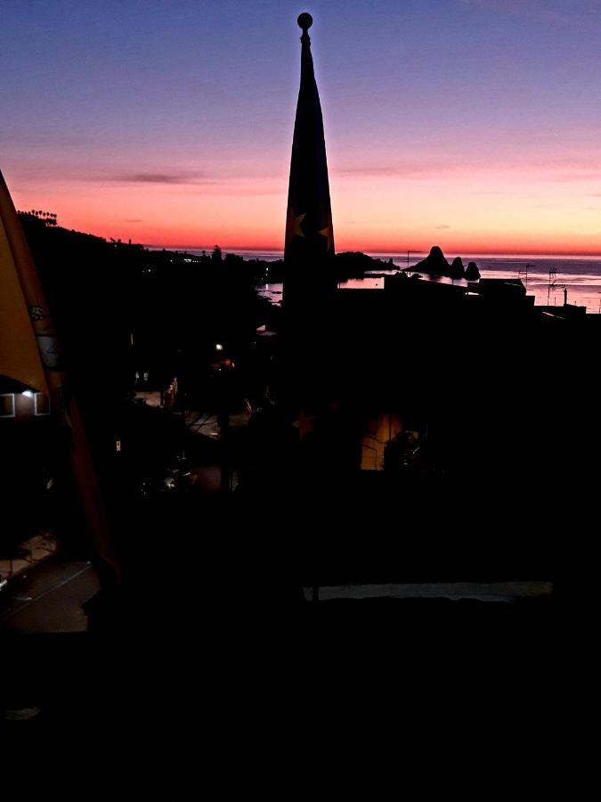 Bed & Breakfast Dietro Le Mura Aci Castello Bagian luar foto